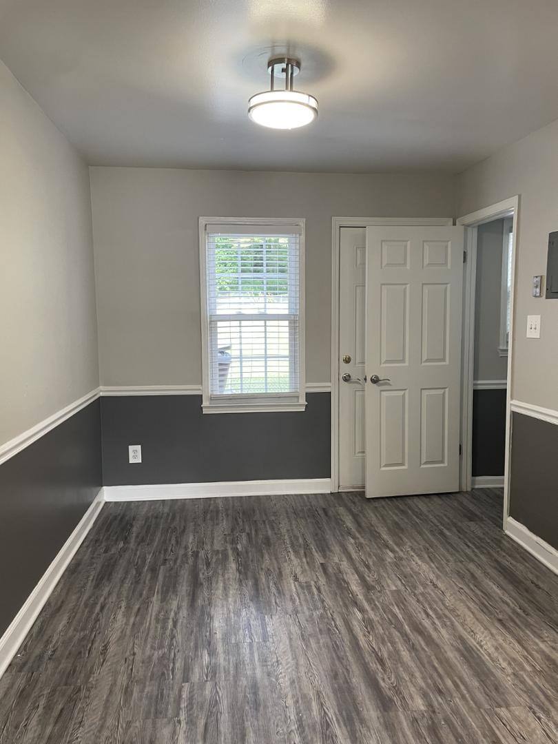 Townhouse for rent at Elm Street Commons Apartment Homes, 501 Greenbriar Rd #F, Greensboro, NC 27405