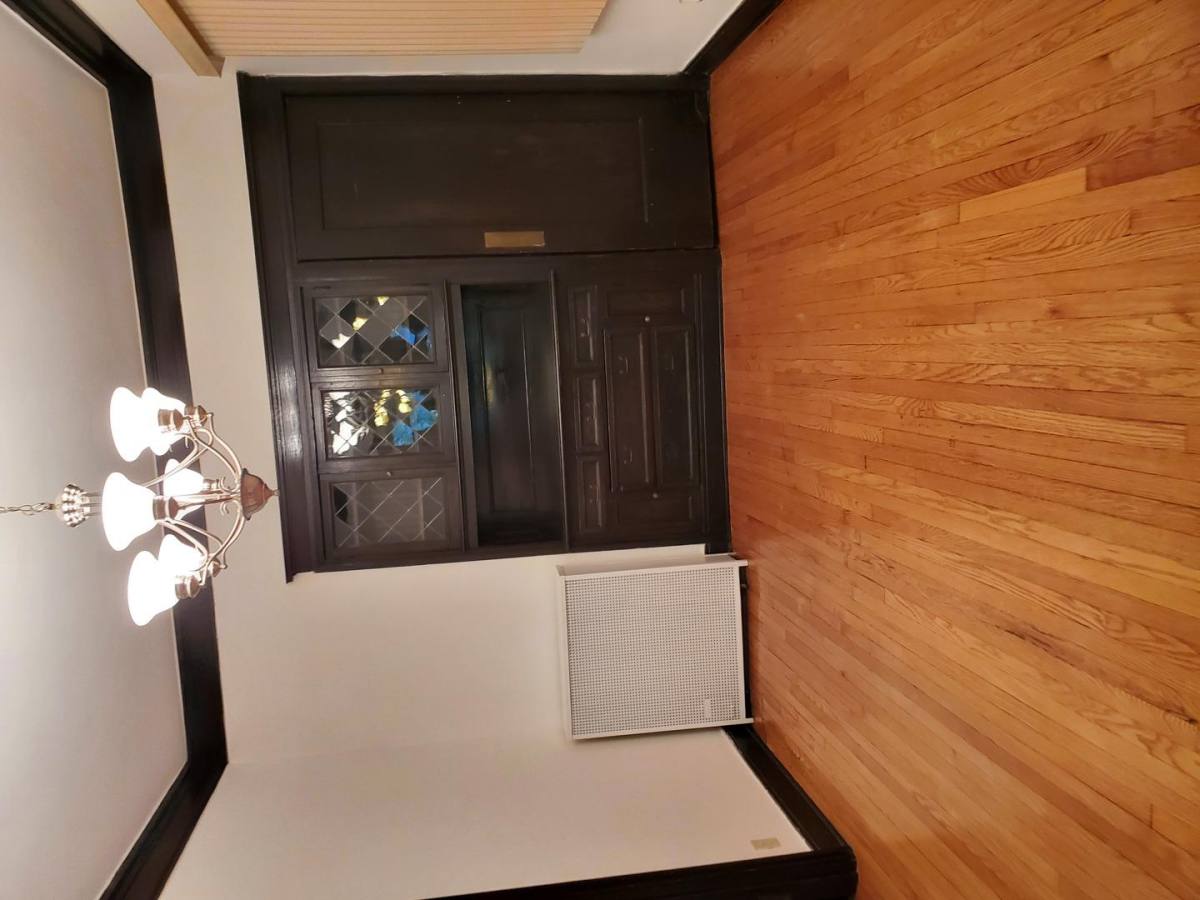 Condo for rent at 5720 S Kenwood Ave #1, Chicago, IL 60637