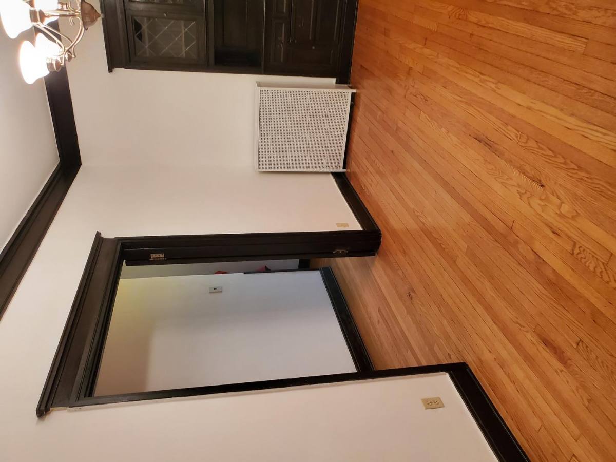 Condo for rent at 5720 S Kenwood Ave #1, Chicago, IL 60637