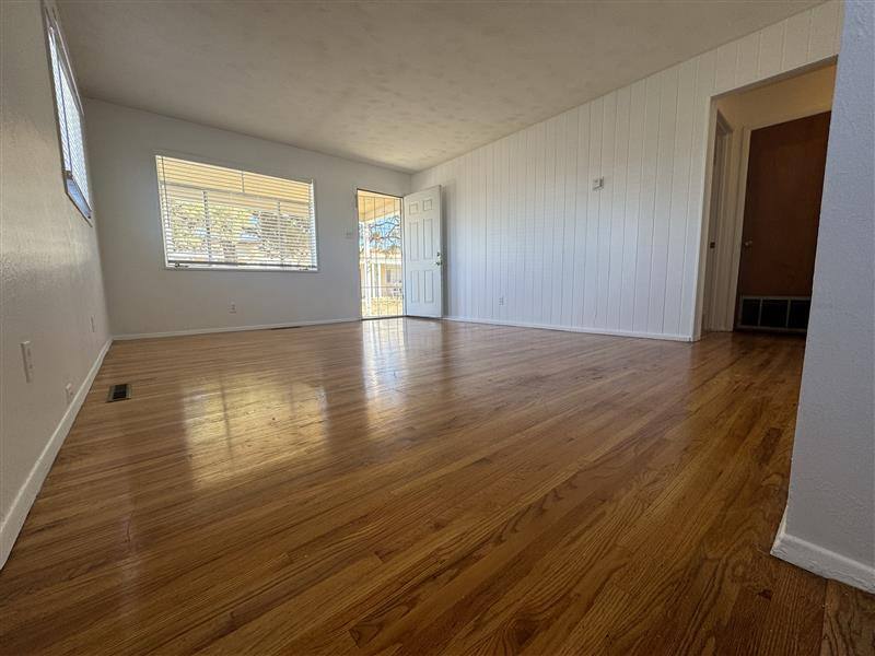 Apartment for rent at 4600 Zuni Rd SE #B, Albuquerque, NM 87108