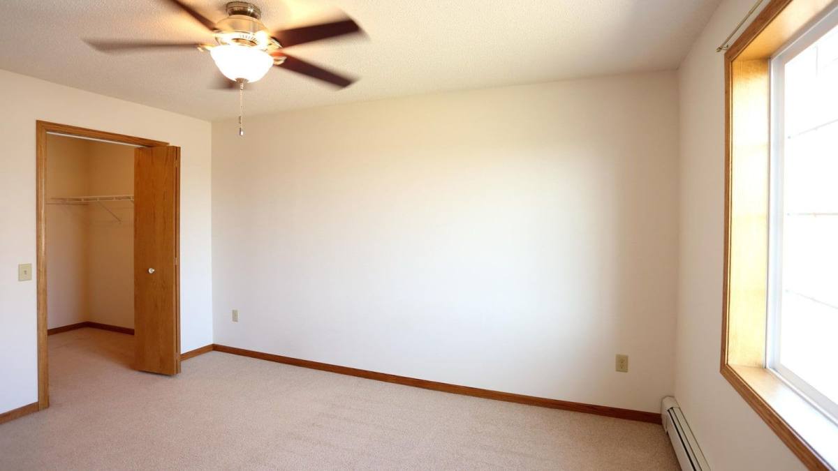 Apartment for rent at Mill Pond, 525 4th St SW, Forest Lake, MN 55025