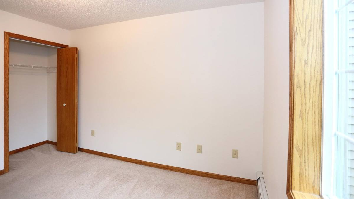Apartment for rent at Mill Pond, 525 4th St SW, Forest Lake, MN 55025