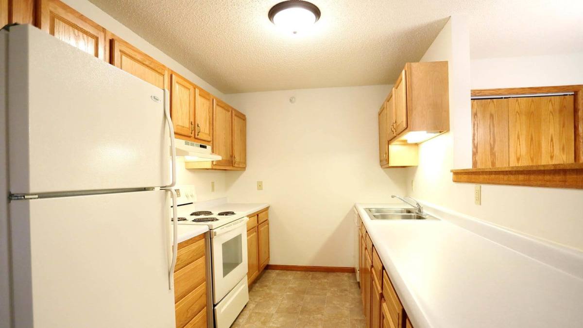 Apartment for rent at Mill Pond, 525 4th St SW, Forest Lake, MN 55025