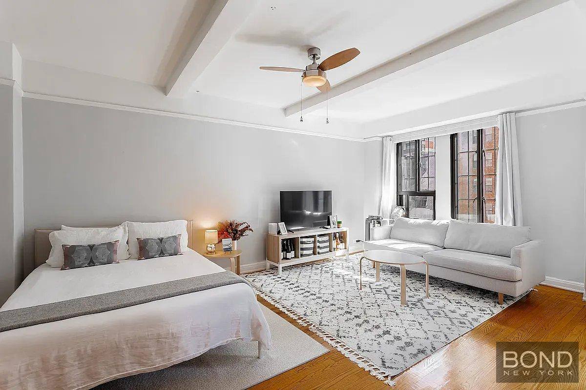 Apartment for rent at 201 W 16th St #8G, New York, NY 10011