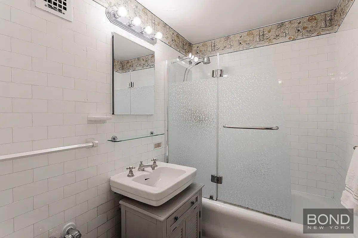 Apartment for rent at 201 W 16th St #8G, New York, NY 10011
