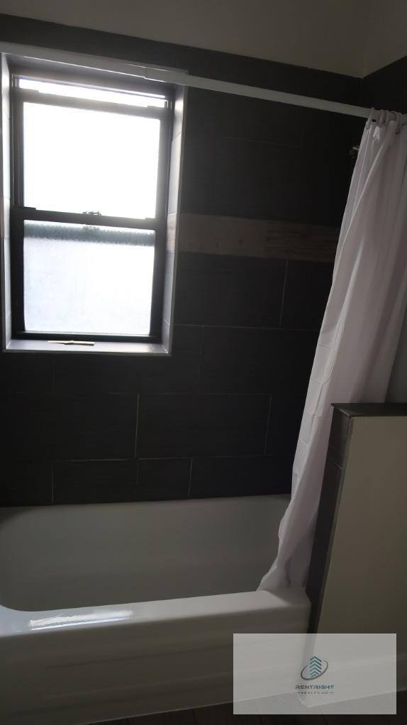Apartment for rent at 755 W Buena #104, Chicago, IL 60613