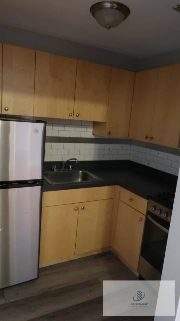 Apartment for rent at 755 W Buena #104, Chicago, IL 60613