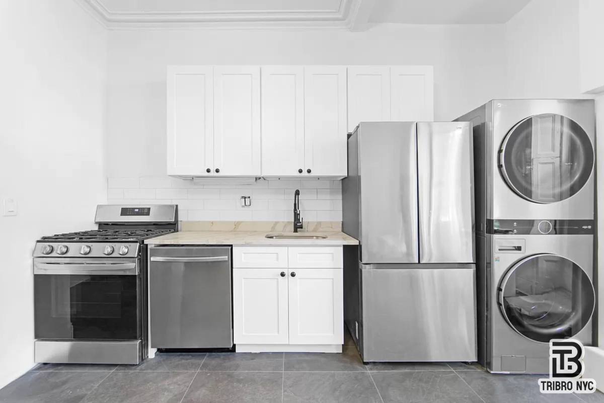 Apartment for rent at 64 Grove St #2R, Brooklyn, NY 11221