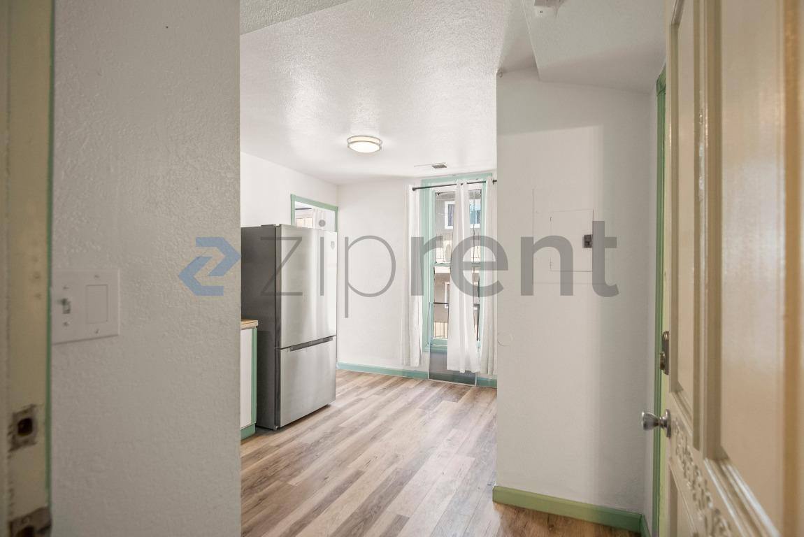 Apartment for rent at 160 E Reed St #3, San Jose, CA 95112