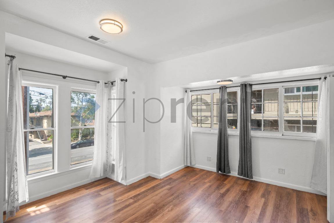 Apartment for rent at 160 E Reed St #3, San Jose, CA 95112