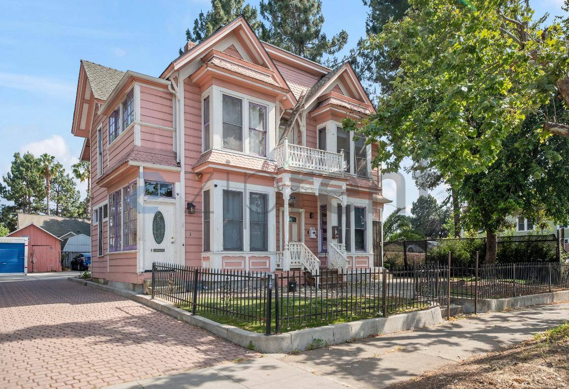 Apartment for rent at 160 E Reed St #3, San Jose, CA 95112