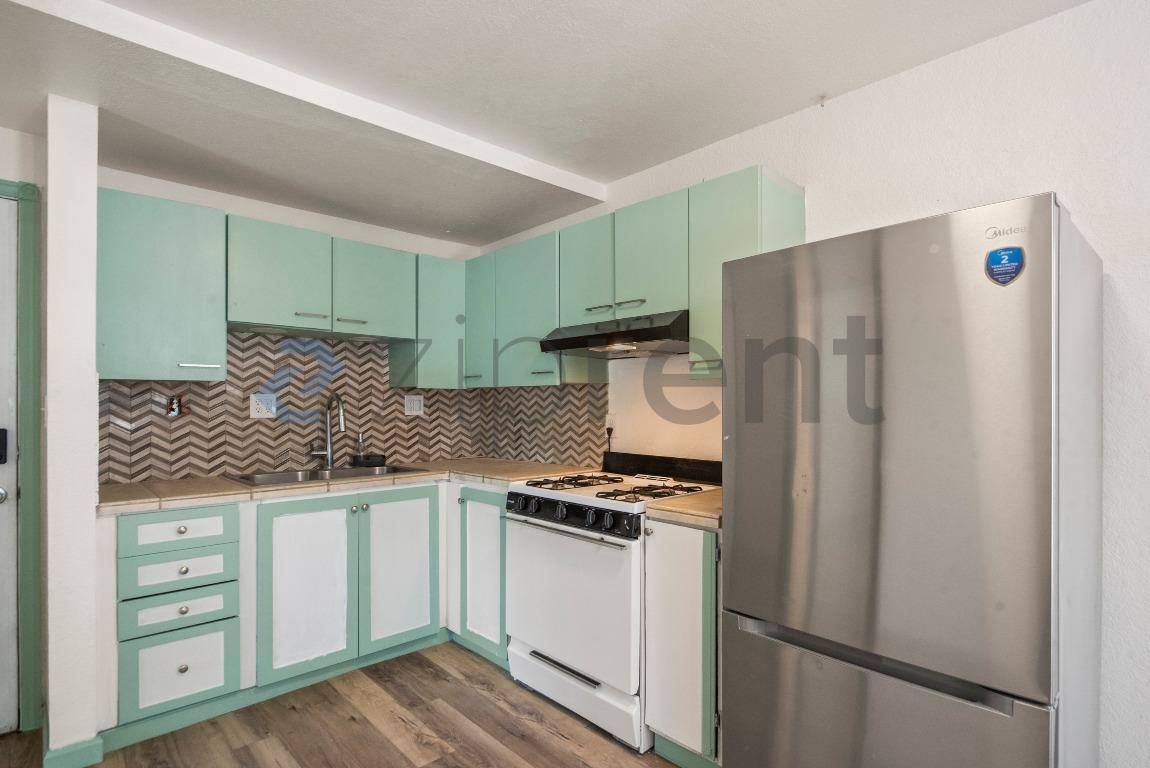 Apartment for rent at 160 E Reed St #3, San Jose, CA 95112