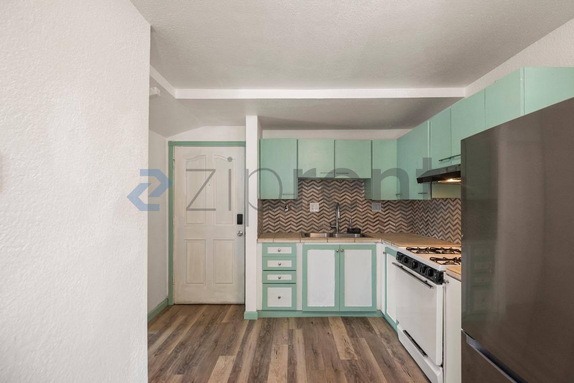 Apartment for rent at 160 E Reed St #3, San Jose, CA 95112