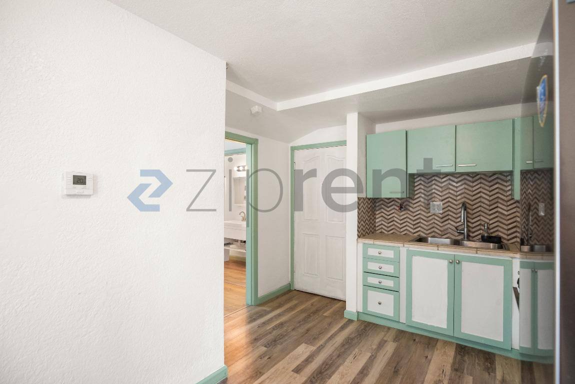 Apartment for rent at 160 E Reed St #3, San Jose, CA 95112