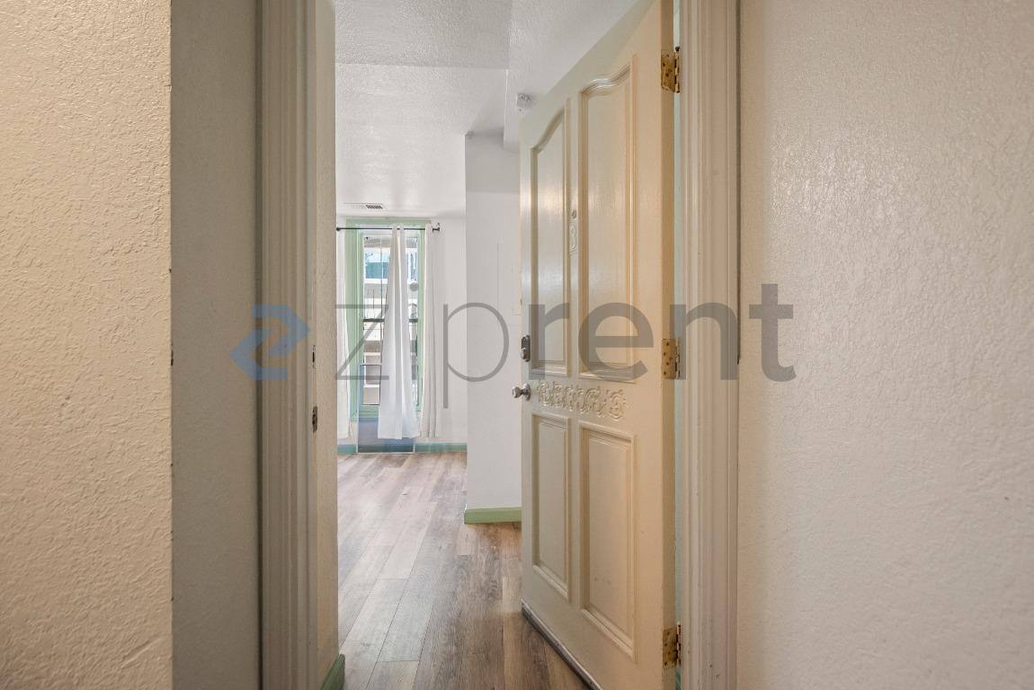 Apartment for rent at 160 E Reed St #3, San Jose, CA 95112