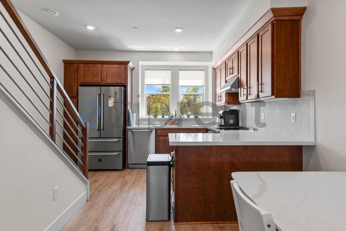 Townhouse for rent at 932 Noble Fir Terrace #7, Sunnyvale, CA 94086