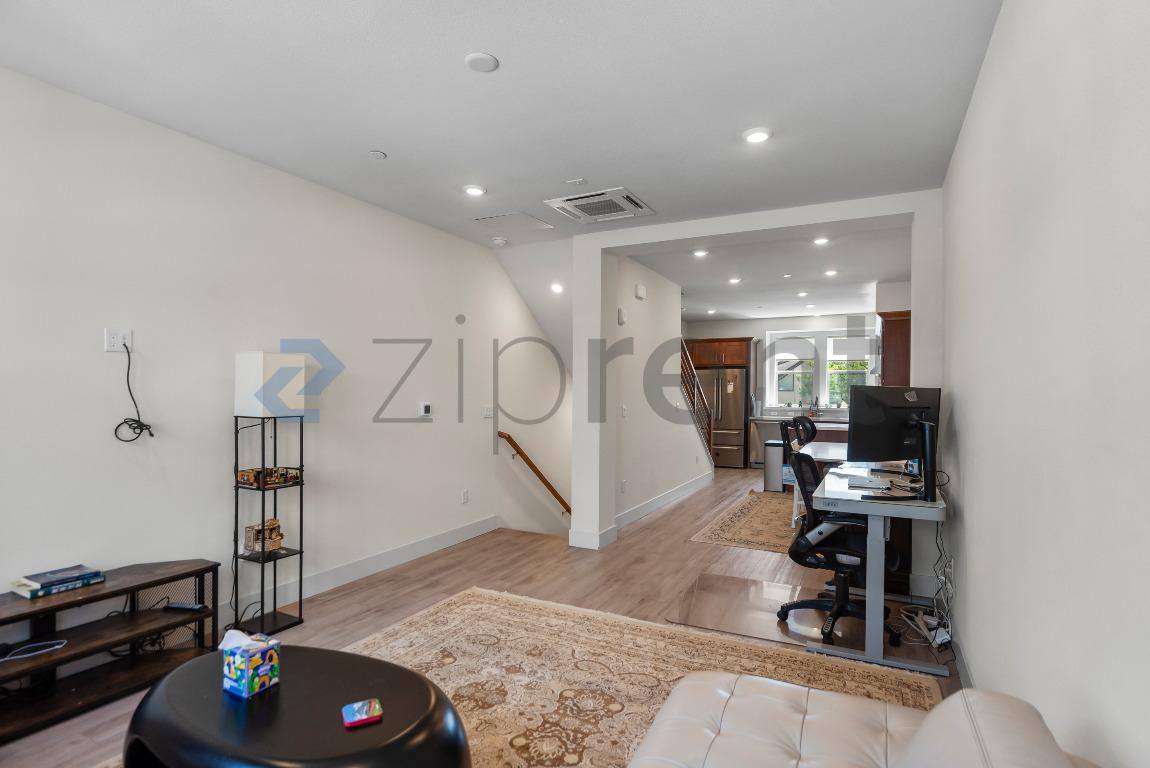 Townhouse for rent at 932 Noble Fir Terrace #7, Sunnyvale, CA 94086