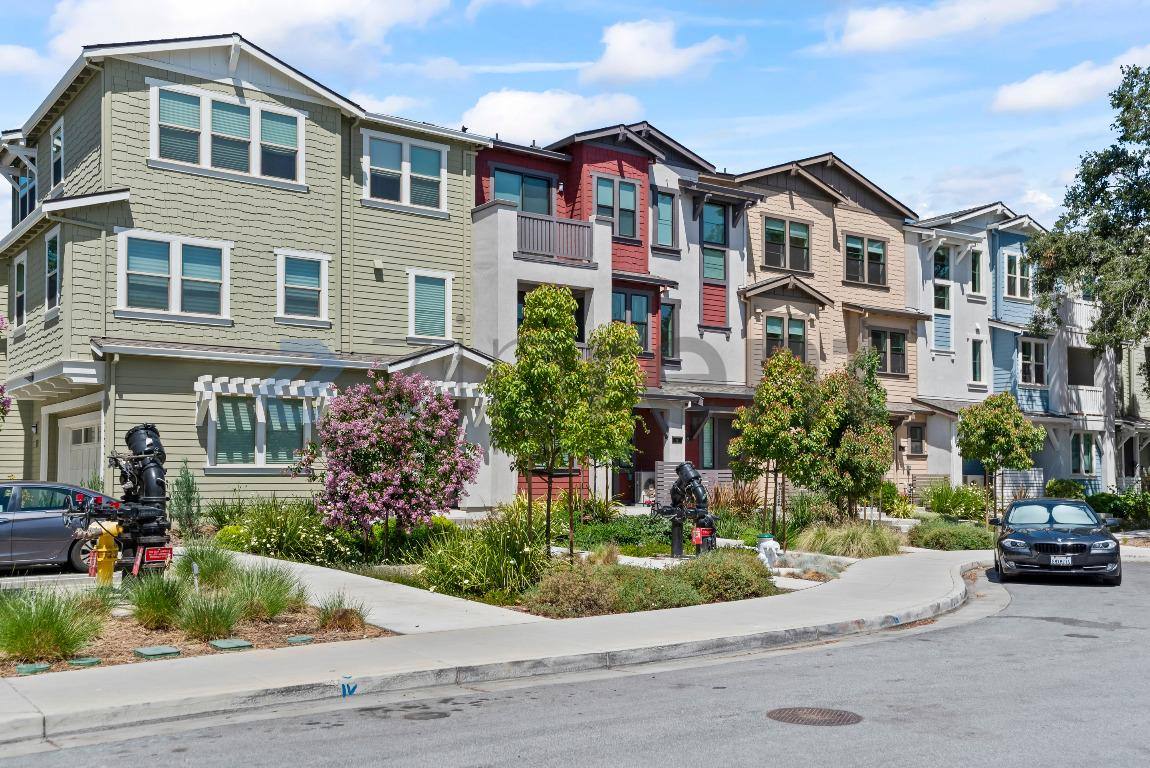 Townhouse for rent at 932 Noble Fir Terrace #7, Sunnyvale, CA 94086