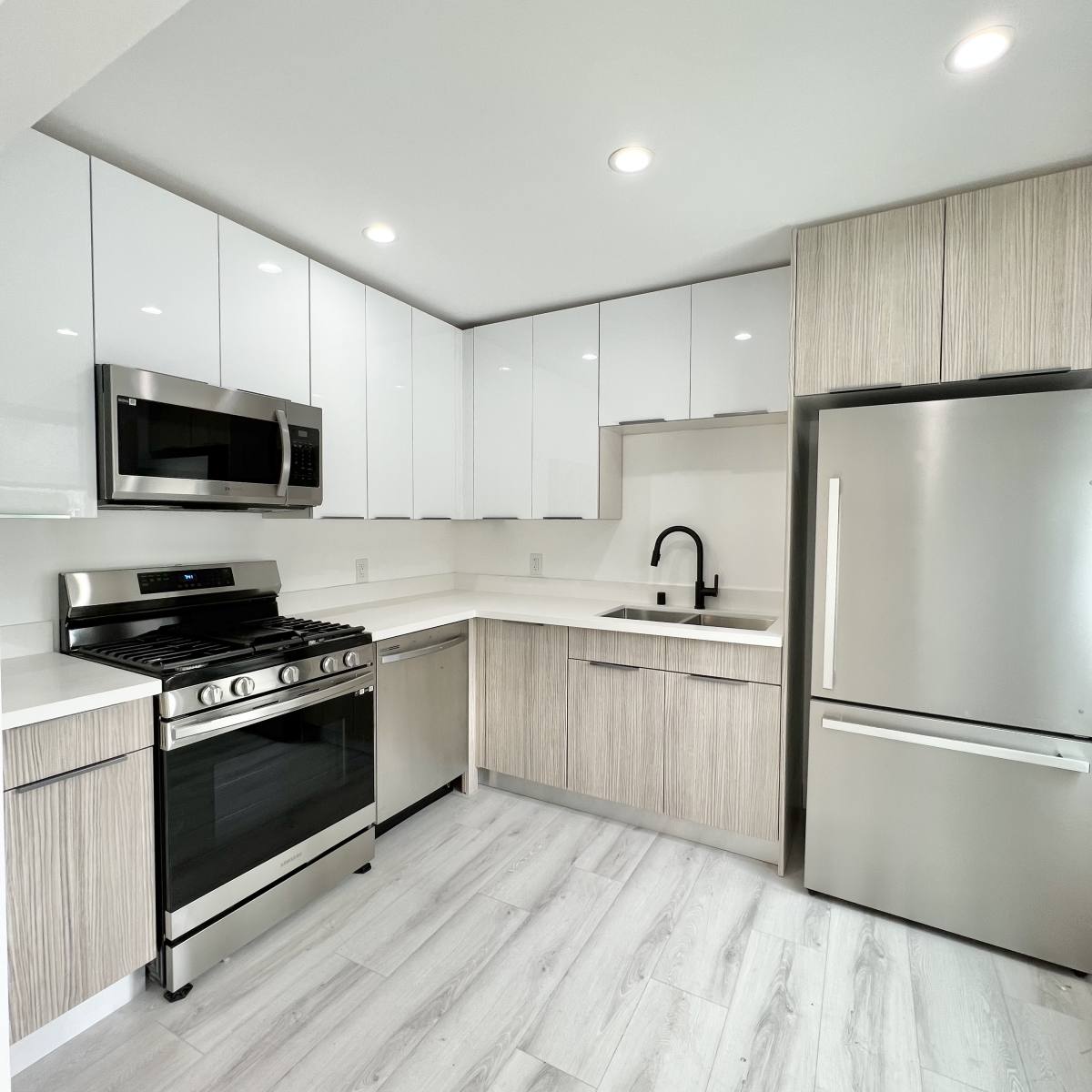 Apartment for rent at 2034 S Garth Ave, Los Angeles, CA 90034