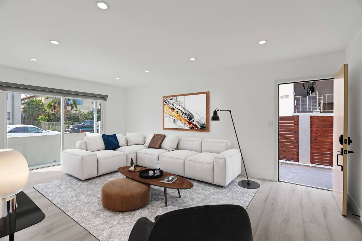 Apartment for rent at 2034 S Garth Ave, Los Angeles, CA 90034