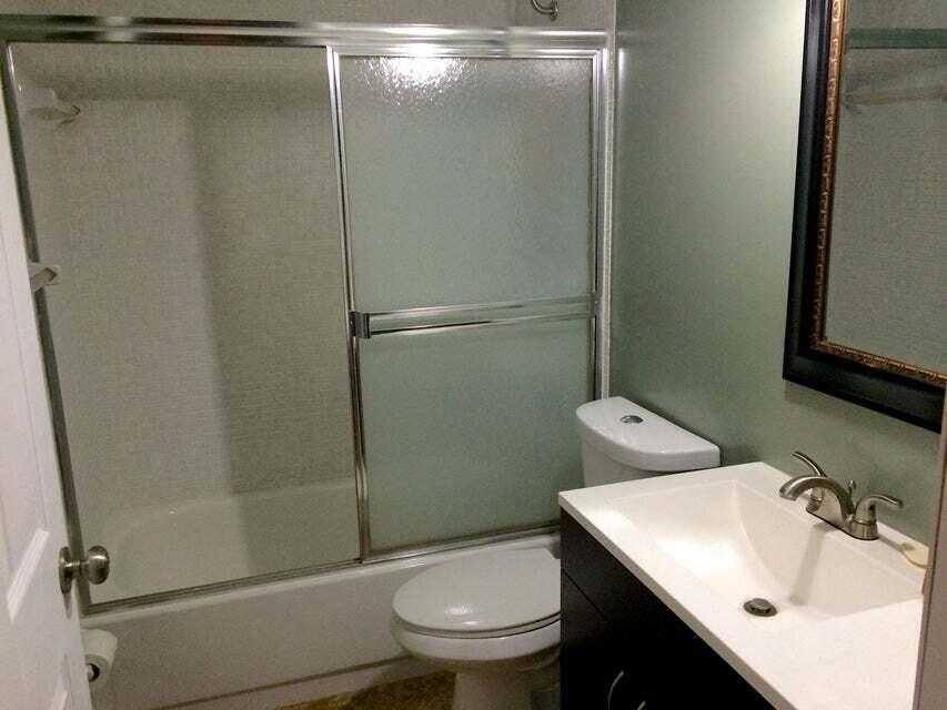 Apartment for rent at 2080 SW 24th Circle, Boynton Beach, FL 33426