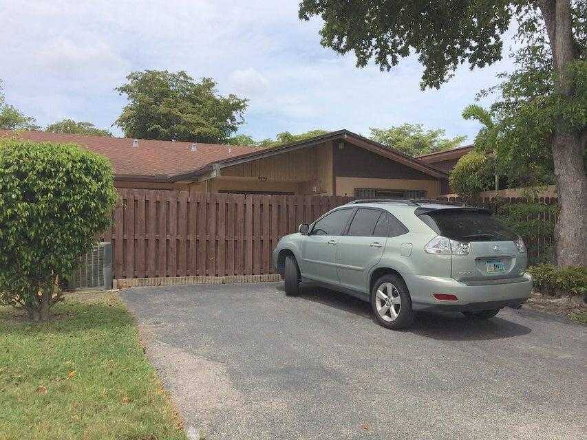 Apartment for rent at 2080 SW 24th Circle, Boynton Beach, FL 33426
