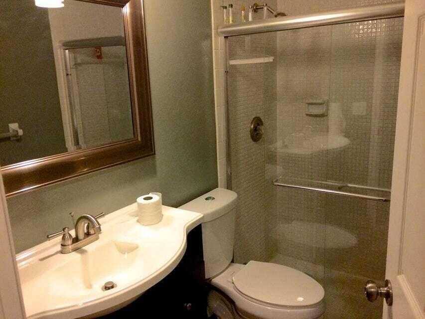 Apartment for rent at 2080 SW 24th Circle, Boynton Beach, FL 33426