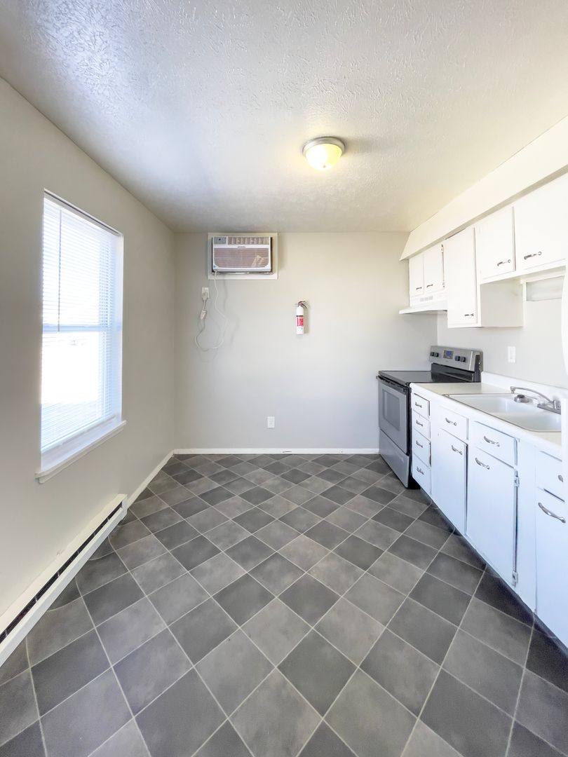 Apartment for rent at 1703 E 14th St, Muncie, IN 47302