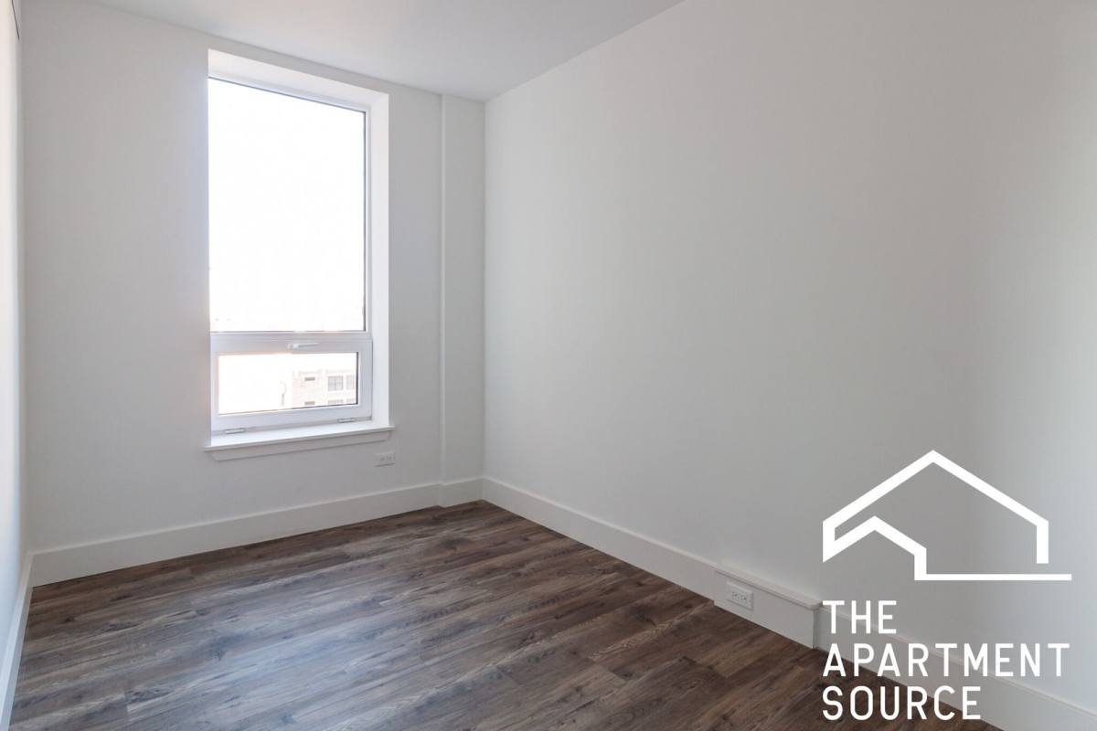 Apartment for rent at 941 W Carmen Ave, Chicago, IL 60640