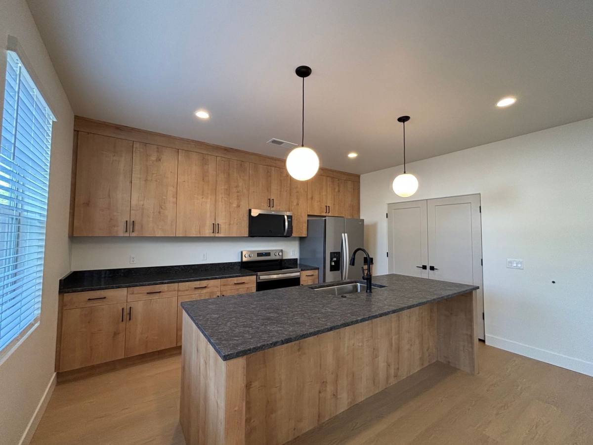 Townhouse for rent at 73 N 520 W, Hurricane, UT 84737