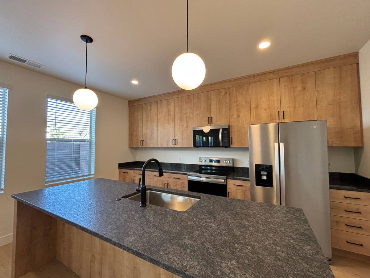 Townhouse for rent at 73 N 520 W, Hurricane, UT 84737
