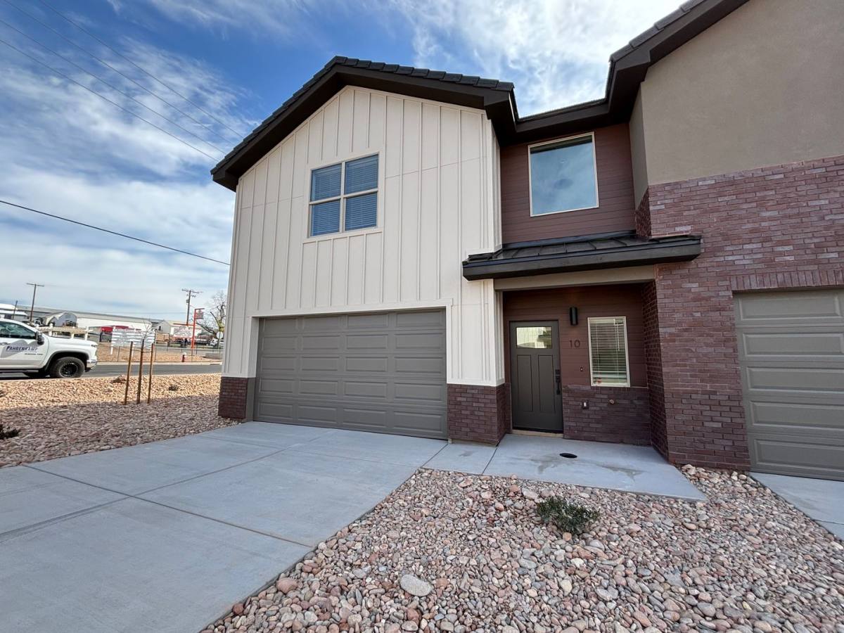 Townhouse for rent at 73 N 520 W, Hurricane, UT 84737