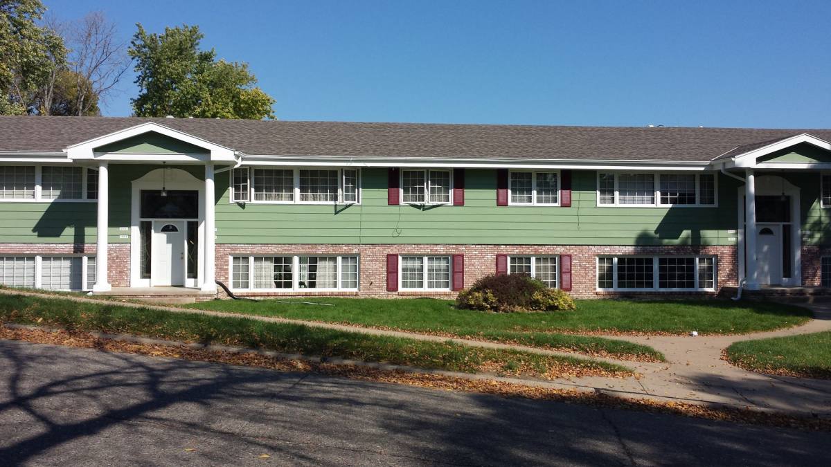Apartment for rent at 1319 38th St, Sioux City, IA 51104