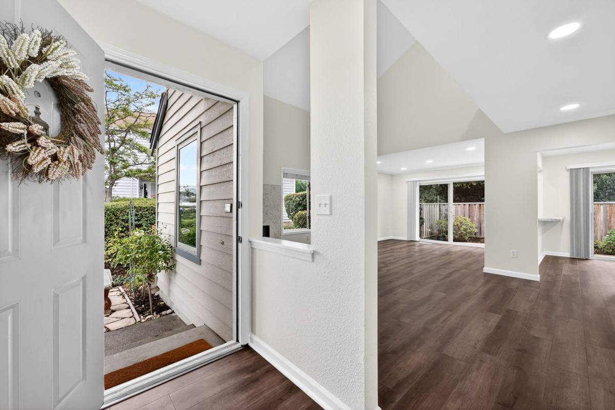 Townhouse for rent at 1830 Mockingbird Place, Danville, CA 94526