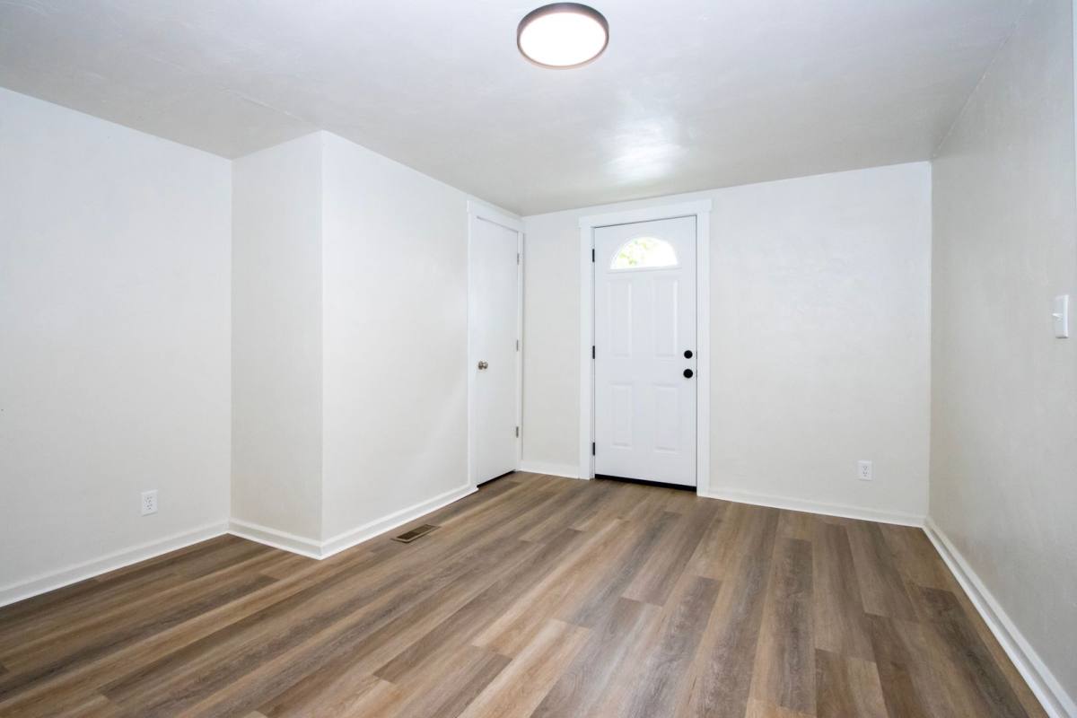 House for rent at 217 1 2 Hall St, Orrville, OH 44667