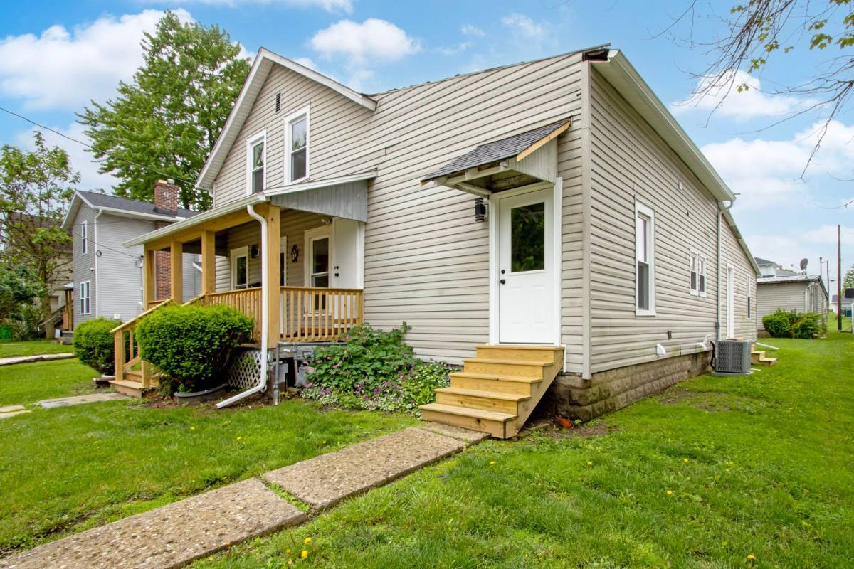 House for rent at 217 1 2 Hall St, Orrville, OH 44667