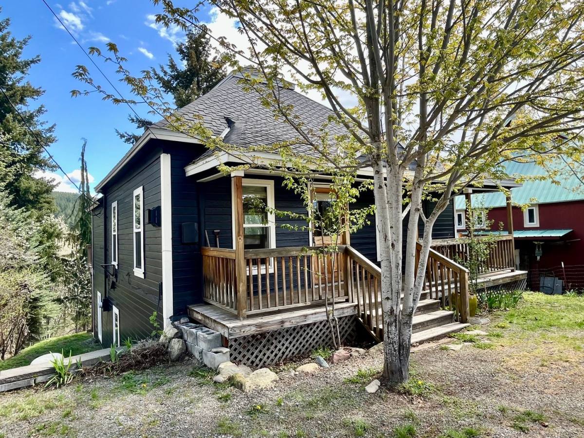 House for rent at 501 S 2nd St, Roslyn, WA 98941