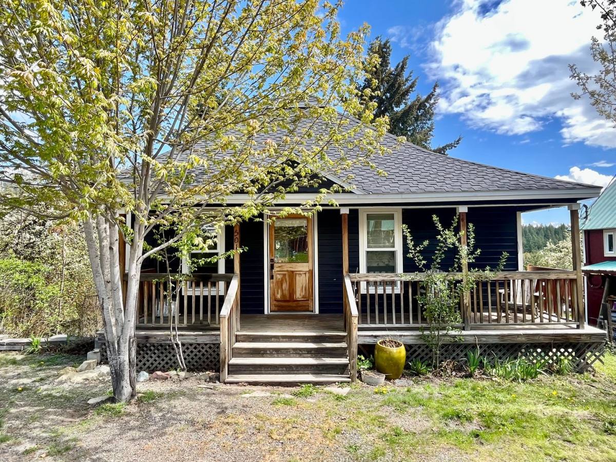 House for rent at 501 S 2nd St, Roslyn, WA 98941