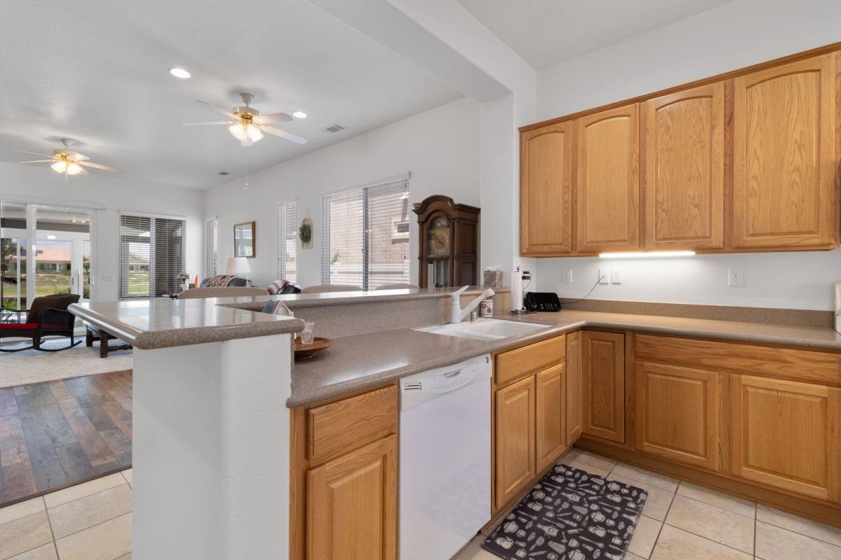 House for rent at 10416 Wilmington Lane, Apple Valley, CA 92308