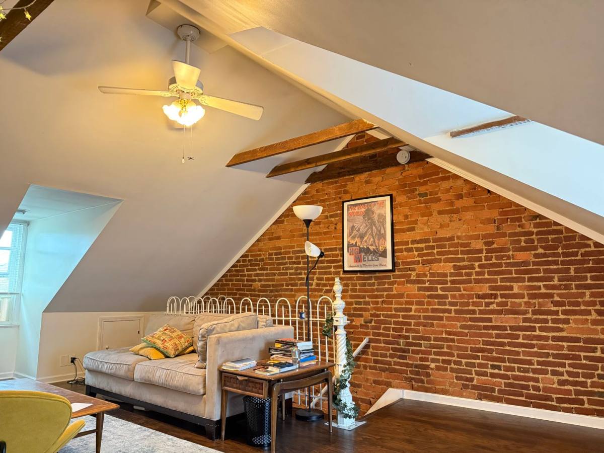 Apartment for rent at 141 N Plum St, Lancaster, PA 17602