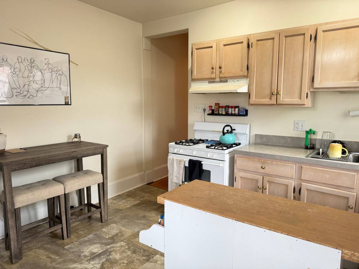 Apartment for rent at 141 N Plum St, Lancaster, PA 17602
