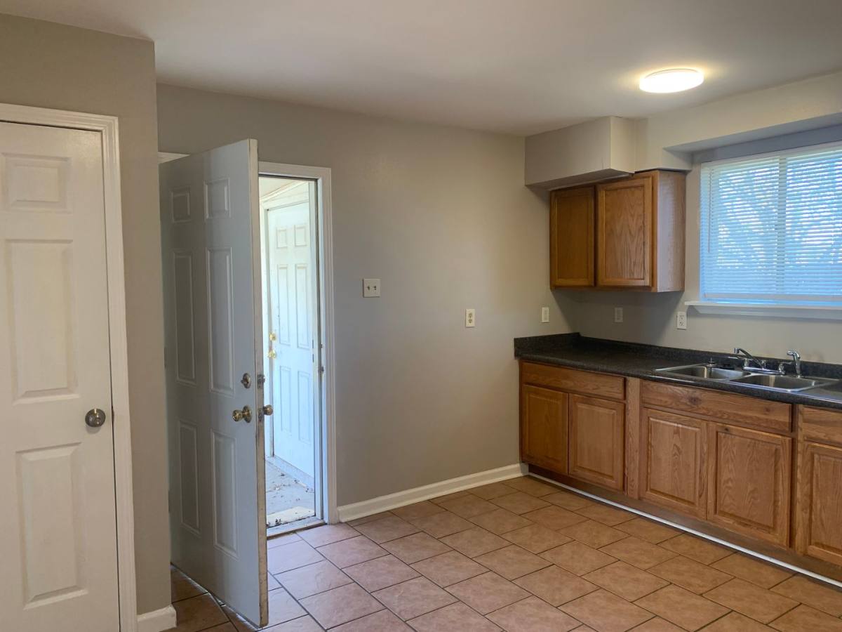 Apartment for rent at 8710-12 Dinkins St, New Orleans, LA 70127