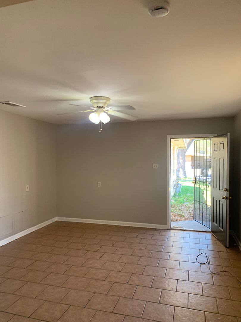Apartment for rent at 8710-12 Dinkins St, New Orleans, LA 70127