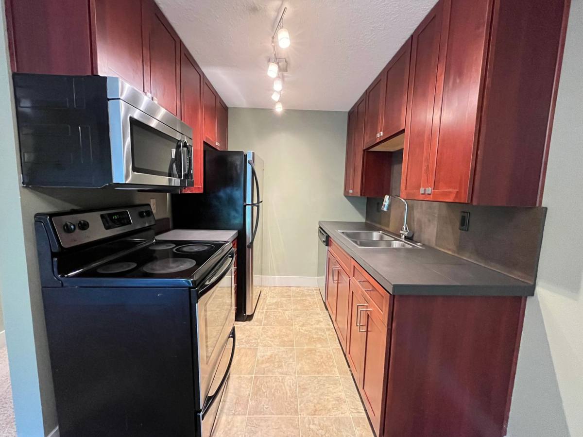 Condo for rent at 1739 SE Harold St, Portland, OR 97202