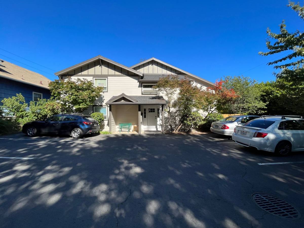 Condo for rent at 1739 SE Harold St, Portland, OR 97202