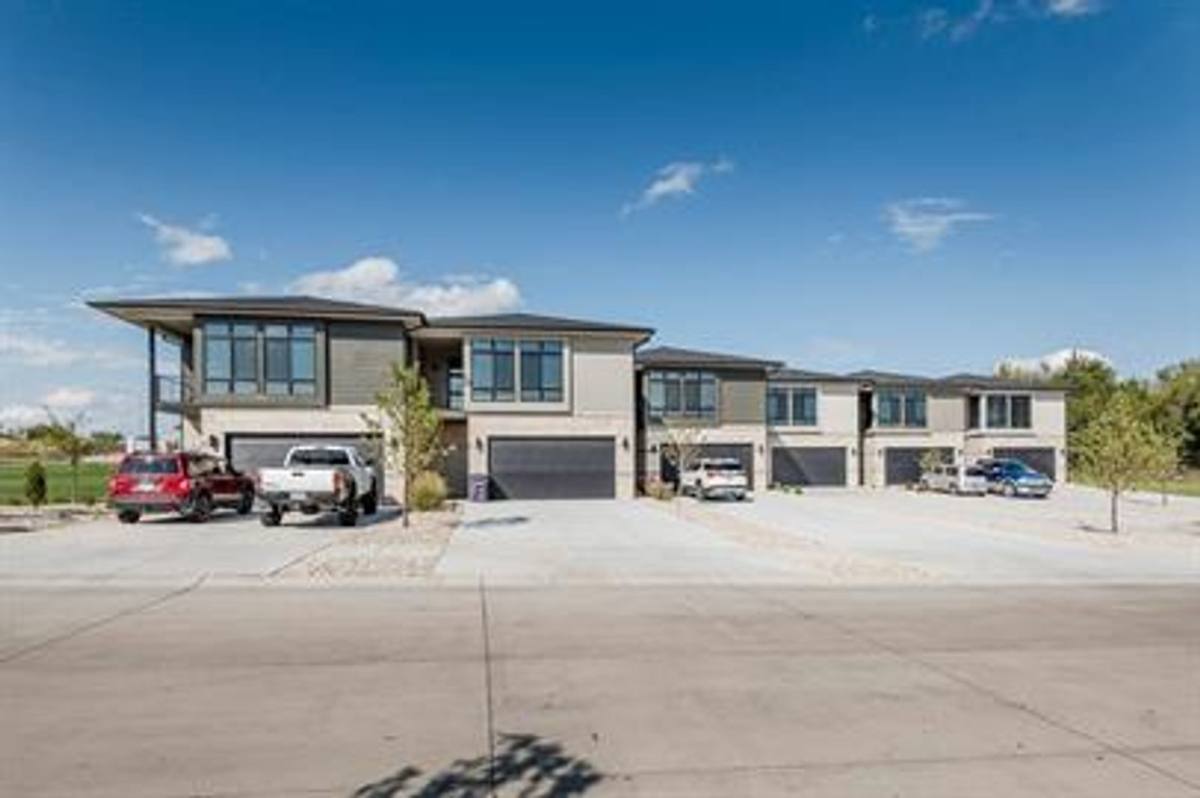 Townhouse for rent at 4905 Lake Course Circle, Manhattan, KS 66503