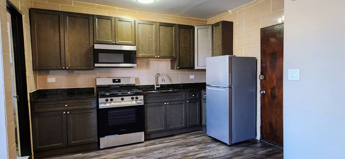 Apartment for rent at 4764 N Virginia, Chicago, IL 60625