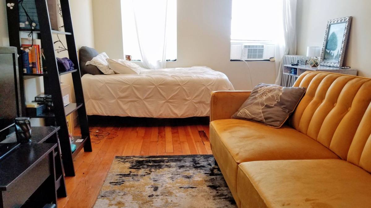 Apartment for rent at 4764 N Virginia, Chicago, IL 60625