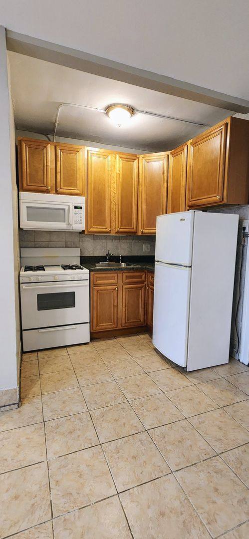 Apartment for rent at 4764 N Virginia, Chicago, IL 60625