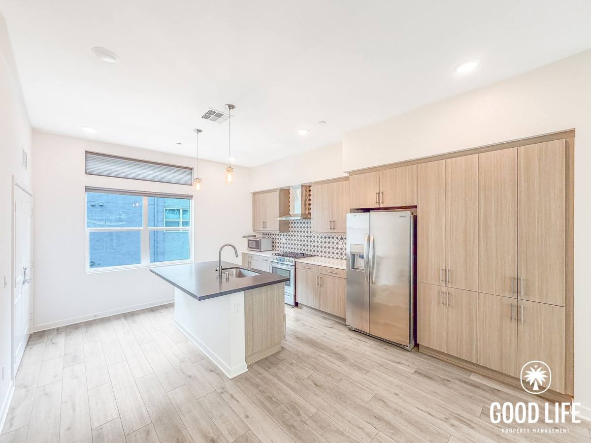 Townhouse for rent at 10451 Harlow Circle #32, San Diego, CA 92108